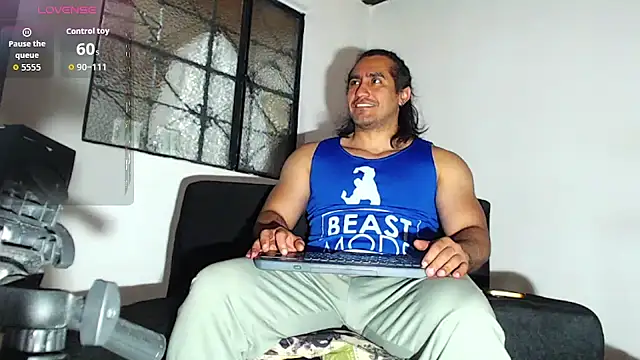 Snapshot of willian_m777 chatting on January 11, 2026, 2:27 am willian m777 online show from January 11, 2026, 2:27 am