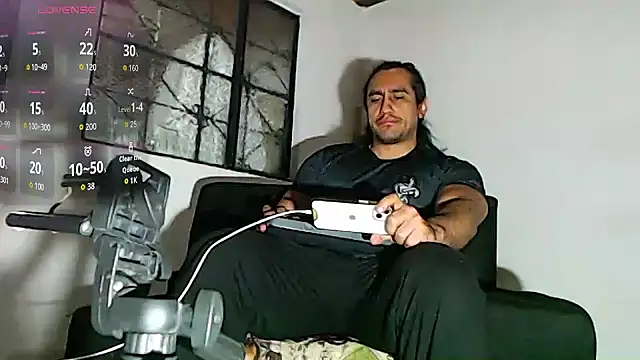 Snapshot of willian_m777 chatting on January 13, 2026, 3:23 am willian m777 online show from January 13, 2026, 3:23 am