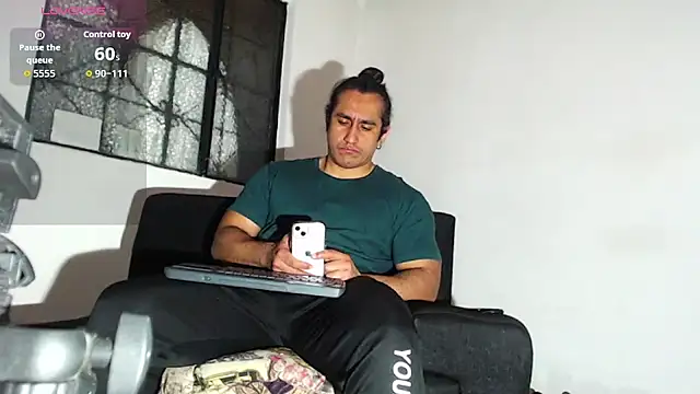 Snapshot of willian_m777 chatting on February 5, 2026, 3:00 am willian m777 online show from February 5, 2026, 3:00 am