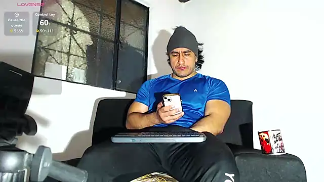 Snapshot of willian_m777 chatting on March 21, 2026, 4:17 am willian m777 online show from March 21, 2026, 4:17 am