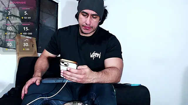 Snapshot of willian_m777 chatting on April 1, 2026, 3:40 am willian m777 online show from April 1, 2026, 3:40 am