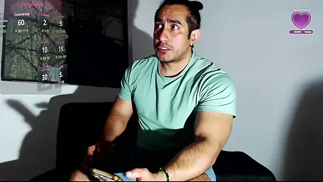 Snapshot of willian_m777 chatting on April 15, 2026, 4:08 am willian m777 online show from April 15, 2026, 4:08 am