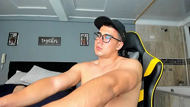 owengray2n online show from January 8, 2025, 1:21 am