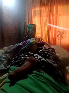 Snapshot of Vergon2cm chatting on November 11, 2025, 1:44 pm Vergon2cm online show from November 11, 2025, 1:44 pm