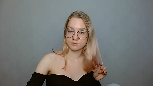 Snapshot of cindi_hot chatting on January 14, 2025, 11:31 am cindi hot online show from January 14, 2025, 11:31 am