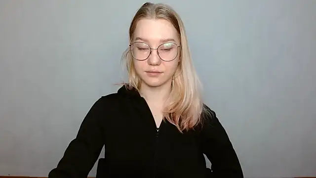 Snapshot of cindi_hot chatting on February 9, 2025, 9:37 am cindi hot online show from February 9, 2025, 9:37 am