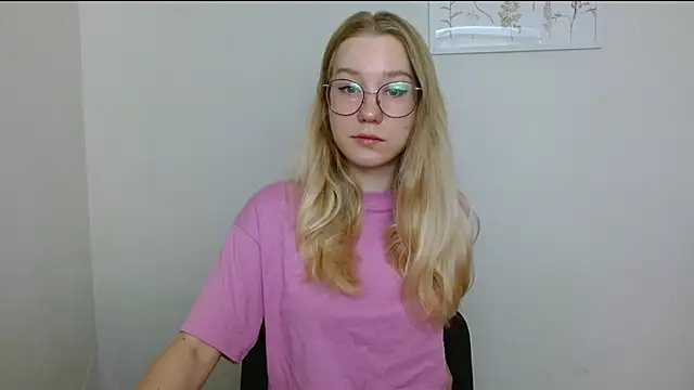 Snapshot of cindi_hot chatting on September 16, 2025, 8:59 am cindi hot online show from September 16, 2025, 8:59 am