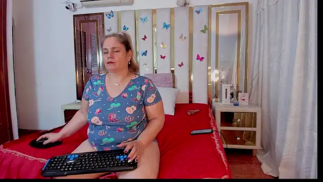 AnyelaGitanaMature online show from February 3, 2026, 3:04 am