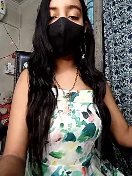 Snapshot of Parinaaz18 chatting on January 13, 2026, 1:22 am Parinaaz18 online show from January 13, 2026, 1:22 am