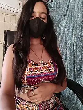 Snapshot of Parinaaz18 chatting on June 25, 2026, 1:27 am Parinaaz18 online show from June 25, 2026, 1:27 am