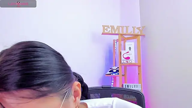 Snapshot of EmillySanders chatting on October 10, 2025, 4:28 pm EmillySanders online show from October 10, 2025, 4:28 pm