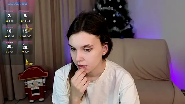 Snapshot of SusieMorris chatting on December 28, 2024, 5:12 am SusieMorris online show from December 28, 2024, 5:12 am