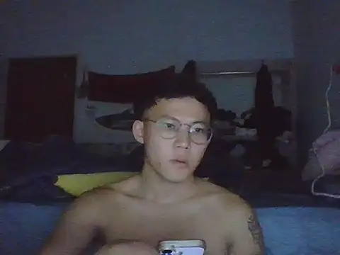 Snapshot of ZHIIz chatting on December 18, 2025, 1:06 pm ZHIIz online show from December 18, 2025, 1:06 pm