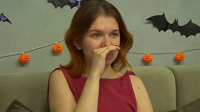 LessySmith online show from November 3, 2025, 4:36 am