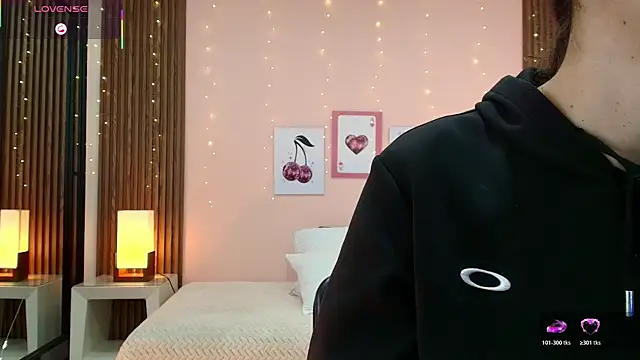 alina martinelli online show from April 10, 2026, 11:59 am