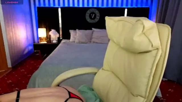 Lexi Si online show from November 30, 2025, 7:23 am