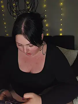 -BonnieBlack- online show from February 14, 2026, 8:05 pm