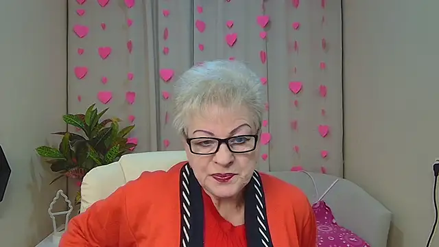 Snapshot of KayleSmoll chatting on February 6, 2026, 8:01 pm KayleSmoll online show from February 6, 2026, 8:01 pm