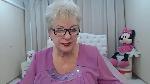 Snapshot of KayleSmoll chatting on March 3, 2026, 7:42 pm KayleSmoll online show from March 3, 2026, 7:42 pm