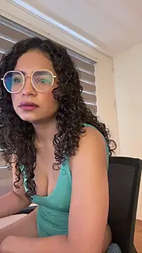 Snapshot of cinnamon_rosa chatting on January 15, 2026, 4:11 pm cinnamon rosa online show from January 15, 2026, 4:11 pm