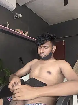 richardjames95 online show from November 3, 2025, 7:15 pm