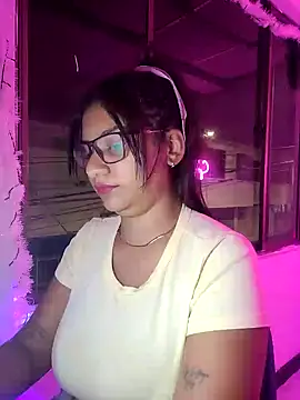 Snapshot of Sofythom1 chatting on December 5, 2024, 12:30 am Sofythom1 online show from December 5, 2024, 12:30 am