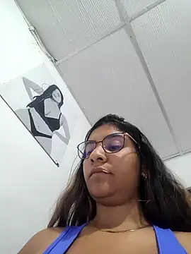 Snapshot of Sofythom1 chatting on December 18, 2025, 2:50 am Sofythom1 online show from December 18, 2025, 2:50 am