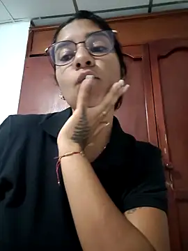 Snapshot of Sofythom1 chatting on March 21, 2026, 4:39 am Sofythom1 online show from March 21, 2026, 4:39 am