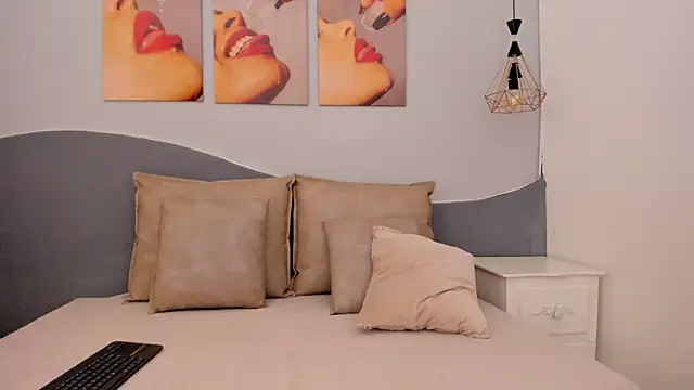 Snapshot of MarianaSanz chatting on November 8, 2025, 1:11 pm MarianaSanz online show from November 8, 2025, 1:11 pm