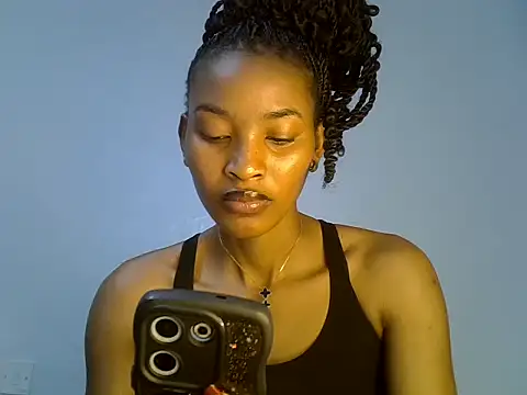 cute-alexis online show from November 4, 2025, 9:52 am