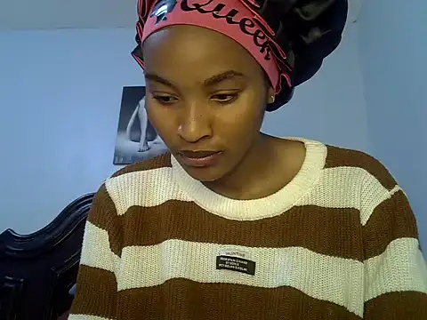 cute-alexis online show from May 10, 2026, 9:14 am