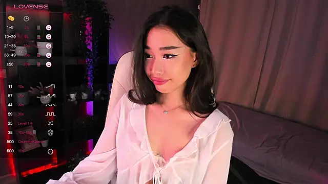 sensualily online show from November 7, 2025, 3:34 pm