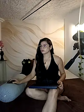 CherryBlossomm  online show from October 15, 2025, 1:28 am