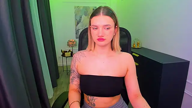 SelenaeMoore online show from March 14, 2026, 7:41 pm