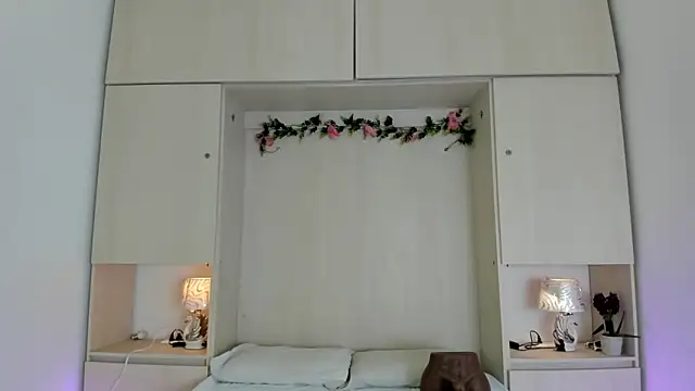 KendallRosse1 online show from March 11, 2026, 12:11 pm