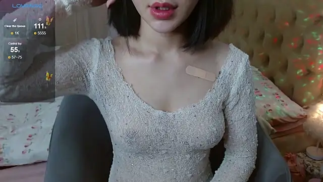 Snapshot of Ly____ chatting on March 11, 2025, 7:37 am Ly online show from March 11, 2025, 7:37 am