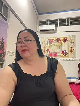 Snapshot of NDith chatting on May 17, 2026, 12:01 pm NDith online show from May 17, 2026, 12:01 pm