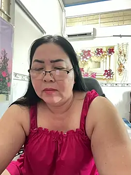 Snapshot of NDith chatting on July 7, 2026, 7:45 am NDith online show from July 7, 2026, 7:45 am
