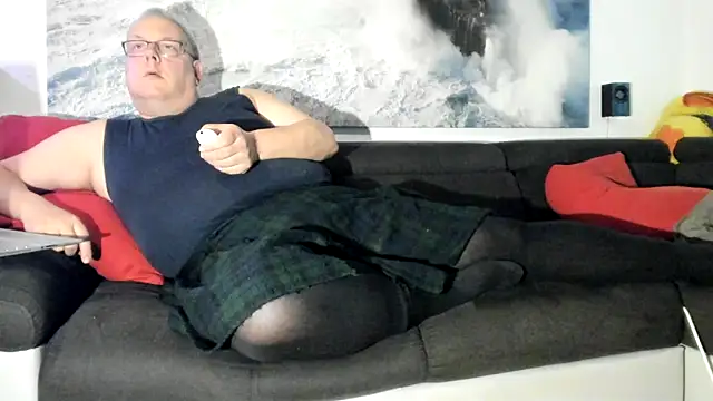 Snapshot of Nasse_Windel chatting on February 23, 2025, 7:33 am Nasse Windel online show from February 23, 2025, 7:33 am