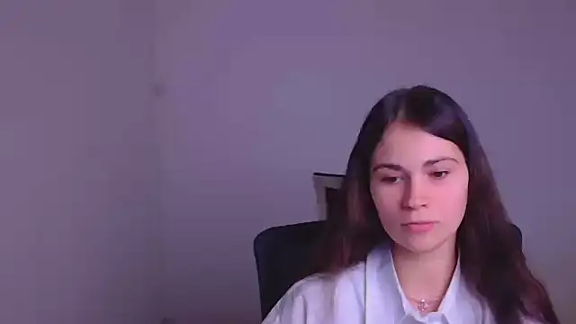 Loon Amore online show from December 28, 2024, 7:01 pm