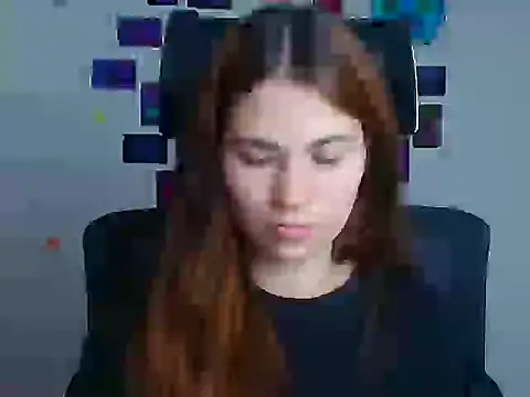 Loon Amore online show from November 24, 2025, 6:35 am