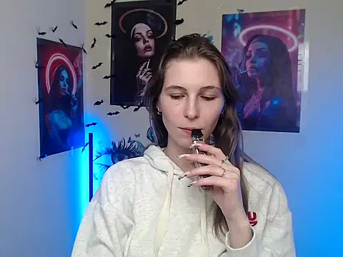 StrangerGi online show from December 5, 2025, 1:31 pm