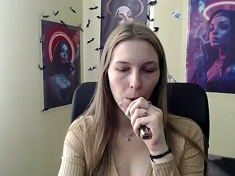 StrangerGi online show from April 16, 2026, 5:52 am