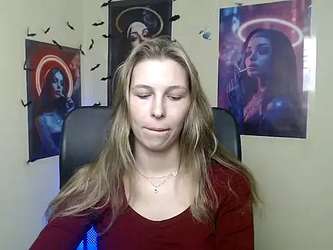 Snapshot of StrangerGi chatting on May 27, 2026, 5:26 am StrangerGi online show from May 27, 2026, 5:26 am