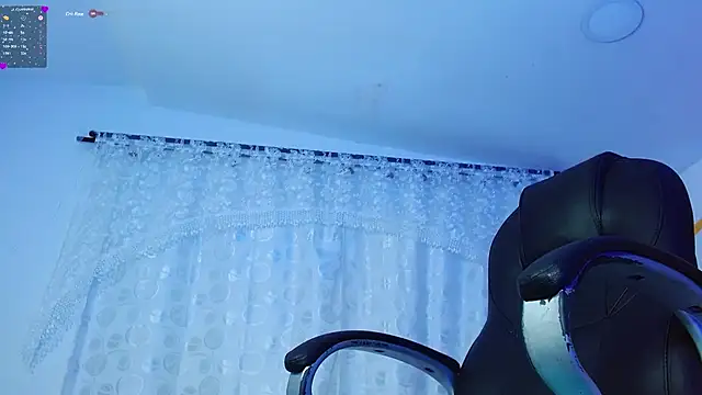 Snapshot of Matthew_Boy_ chatting on December 21, 2024, 8:18 am Matthew Boy online show from December 21, 2024, 8:18 am