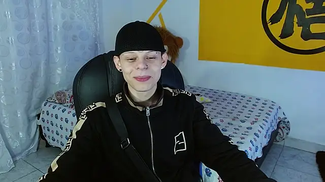 Snapshot of Matthew_Boy_ chatting on December 24, 2024, 5:49 am Matthew Boy online show from December 24, 2024, 5:49 am