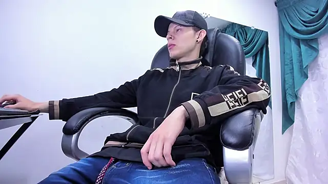 Snapshot of Matthew_Boy_ chatting on January 23, 2025, 5:35 am Matthew Boy online show from January 23, 2025, 5:35 am