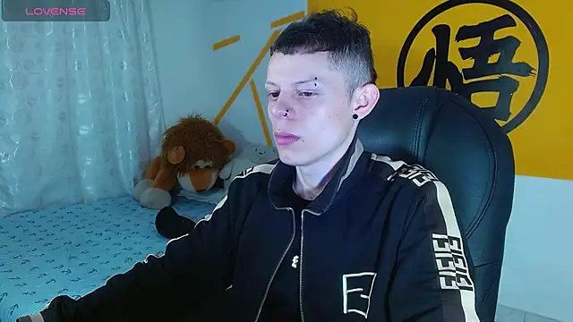 Snapshot of Matthew_Boy_ chatting on February 17, 2025, 1:32 pm Matthew Boy online show from February 17, 2025, 1:32 pm