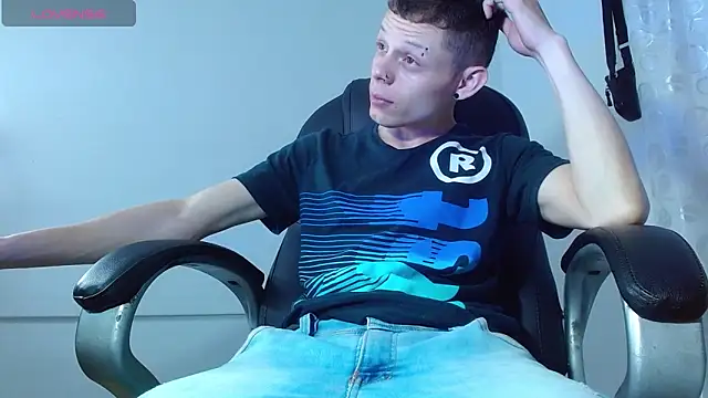 Snapshot of Matthew_Boy_ chatting on February 20, 2025, 4:07 am Matthew Boy online show from February 20, 2025, 4:07 am