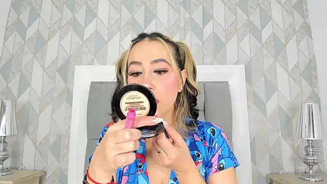 anais cooper online show from February 1, 2025, 11:43 am